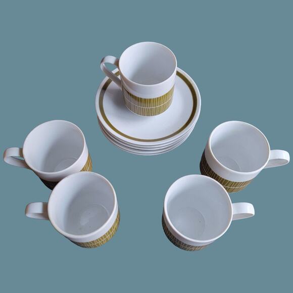 Vintage 1960s Mikasa Olive Green "Accent Contour 5584" Cups and Saucers - Picture 2 of 5